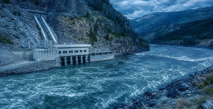 Hidroelectrica tests 200 MW reversible plants on Olt River