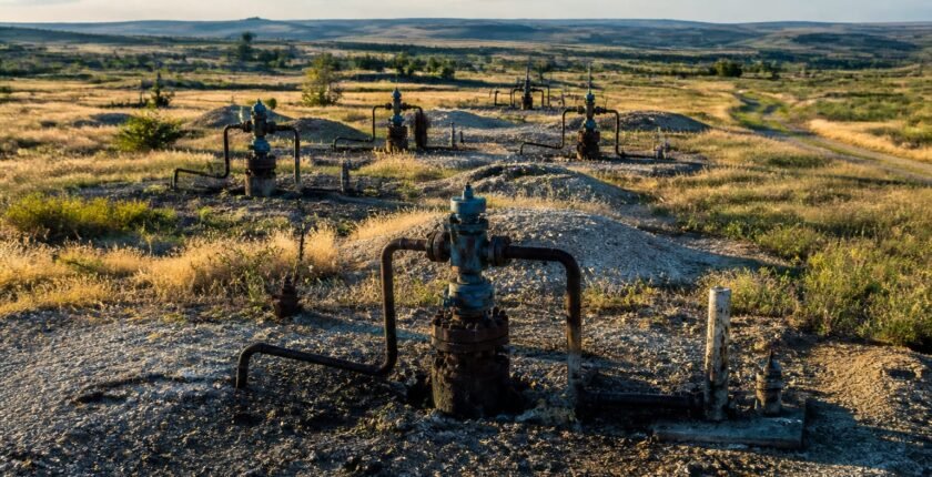 Abandoned Oil Wells Offer Ready-Made Geothermal Heat Network