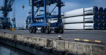 Hydrogen-powered Konecranes straddle carrier tested