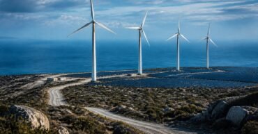 ICLN vs TAN Which Clean Energy ETF Fits You