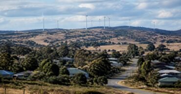 Mount Fox wind farm sparks local net-zero fight