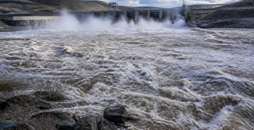 Floods halt over 500 MW of Nepal hydropower
